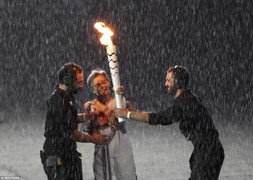 Clip: Khoảnh khắc Lê Văn Công giành huy chương vàng Paralympic 2016