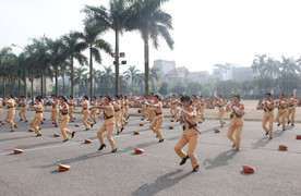 Ảnh: Xem nữ CSGT xinh đẹp múa võ tranh tài trước thềm APEC 2017