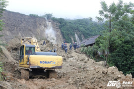 Doanh nhân Thanh Hóa trao hơn 1.000 suất quà cho người dân vùng lũ