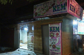 Mâu thuẫn, tưới xăng lên người rồi ôm bạn gái châm lửa tự thiêu