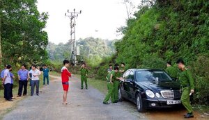 Phát hiện 3 người chết trên ô tô đậu bên đường ở Hà Giang