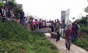 Cổng trường đổ sập, trụ cột đè chết một học sinh tiểu học