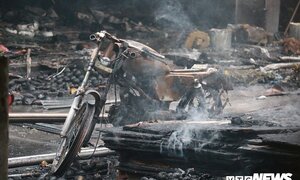 Ảnh: Hiện trường tan hoang, đổ nát sau vụ cháy chợ Quang ở Hà Nội