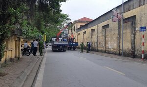 Tạm giữ hình sự tài xế lùi xe tải chết 3 mẹ con thai phụ 8 tháng