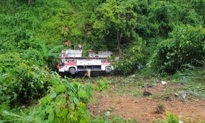 Xe giường nằm lao xuống vực, 15 người thương vong: Phó Thủ tướng Trương Hòa Bình chỉ đạo khẩn