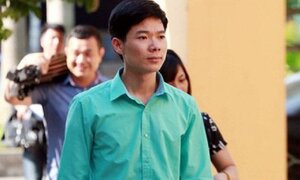 Bác sĩ Hoàng Công Lương tiếp tục bị cấm đi khỏi nơi cư trú