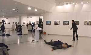 Khủng bố đẫm máu khắp nơi trên thế giới đêm cận Giáng sinh