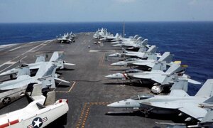 Mỹ di chuyển nhóm tác chiến tàu sân bay đến gần bán đảo Triều Tiên