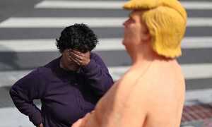 Tượng Donald Trump khỏa thân ấn tượng nhất tuần