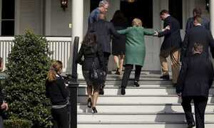 Rộ tin đồn xấu về sức khỏe bà Hillary Clinton