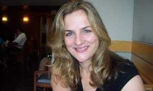 Nữ nhà báo xinh đẹp tố Trump quấy rối tình dục