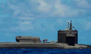 Kho vũ khí 154 tên lửa trên tàu ngầm Mỹ tới Triều Tiên