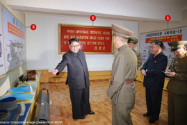 Triều Tiên vô tình lộ thông tin tên lửa đạn đạo mới trong ảnh chụp ông Kim Jong-un