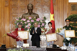 Xạ thủ Hoàng Xuân Vinh được vinh danh tại quê nhà