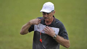 Thua Việt Nam, HLV Riedl sẽ tuyên bố giải nghệ tại Mỹ Đình?