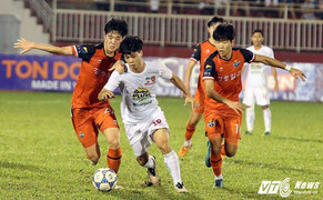 HLV Lê Thụy Hải: Công Phượng được khen quá, nghĩ mình làm được nên mới đá kiểu đó