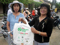 Sẽ không ai dám dùng túi nylon nếu phải trả 5 - 10 nghìn đồng/chiếc