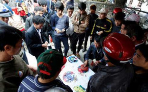 Gộp Tết tây với Tết ta: Chúng ta chọn phát triển hay chỉ quanh quẩn với vài nước láng giềng?