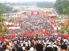 Lễ hội Đền Hùng 2017: Đã tìm ra giải pháp 'chế ngự' đám đông chen lấn, xô đẩy