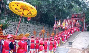 Lễ hội Đền Hùng 2017: Đã tìm ra giải pháp 'chế ngự' đám đông chen lấn, xô đẩy