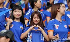 Cấm CĐV cổ vũ bằng loa điện: Fan chân chính hãy học cách cổ vũ văn minh