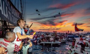 Xem trực thăng quần nát bầu trời ngày Luka Mordric về quê