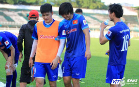 Tuyển Việt Nam chốt đội hình: HLV Hữu Thắng mạo hiểm chờ Tuấn Anh đến hết vòng bảng?