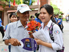 Bộ đội Biên phòng Quảng Bình cứu sống 7 ngư dân gặp nạn trên biển