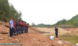 Cậu bé Trung Quốc 15 tuổi tự tử vì sợ chết già