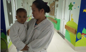 Nỗi ám ảnh của cậu bé 6 tuổi người dân tộc Sán Chí mắc bệnh Thalassemia