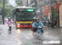 Miền Bắc tiếp tục mưa dông trong ngày cuối cùng nghỉ lễ 30/4-1/5