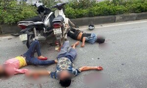 Hai xe máy đối đầu, 4 nạn nhân nhập viện cấp cứu