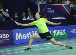 Usain Bolt trao huy chương Olympic cho dàn chân dài nóng bỏng