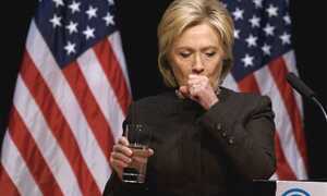 Bác sĩ hàng đầu của Mỹ ám chỉ có người 'đầu độc' bà Hillary Clinton