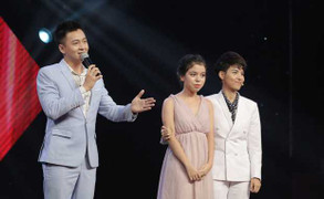 Nhạc sĩ Dương Khắc Linh: 'Ở Việt Nam, cứ bật tivi lên là thấy ca hát...'