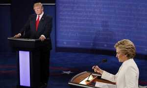 Video: Clinton gọi Trump là con rối của Tổng thống Putin