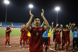 U19 Việt Nam quyên góp ủng hộ đồng bào lũ lụt miền Trung