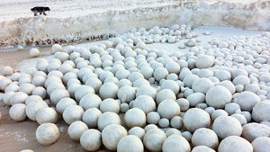 Những quả cầu bí ẩn ở Siberia dự báo điều khủng khiếp cho nước Mỹ