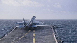 Chiến cơ trên tàu sân bay Kuznetsov của Nga bắt đầu xuất kích sau khi tới Syria