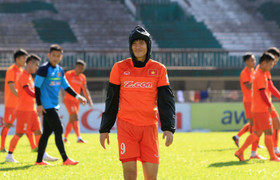 Học theo Hữu Thắng, Công Vinh tranh thủ giảm mỡ