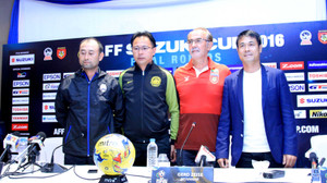 HLV Hữu Thắng: 'Đừng đánh giá tuyển Việt Nam cao quá'