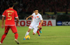 AFF Cup 2016: Gặp Malaysia sừng sỏ, tuyển Việt Nam chờ duyên Văn Quyết