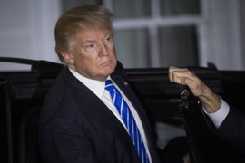 Vở kịch 'ám sát Donald Trump' gây chấn động nước Mỹ