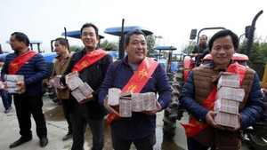 Thưởng Tết giáo viên: Nơi 30 triệu đồng, chỗ chỉ 50 nghìn đồng