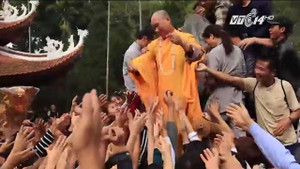 Đổ máu trong lễ hội cướp Phết Hiền Quan: 'Bọn trẻ thời nay ăn thua quá!'