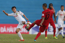 Quang Hải 'cứu' Hà Nội FC trong trận cầu quyết liệt với Hải Phòng