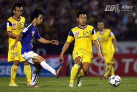 Chuyện lạ V-League: Công Vinh chi tiền tỷ mua xe khủng cho CLB TP.HCM