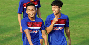 Công Phượng cười tít mắt trong ngày đầu tập luyện ở tuyển Việt Nam