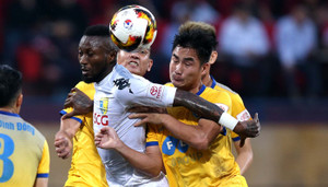 Chuyện lạ V-League: Công Vinh chi tiền tỷ mua xe khủng cho CLB TP.HCM