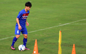 Hữu Thắng lý giải việc gọi Công Phượng lên tuyển